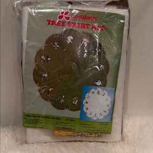 LeeWards Vintage Felt Tree Skirt Kit Twelve Days of Christmas